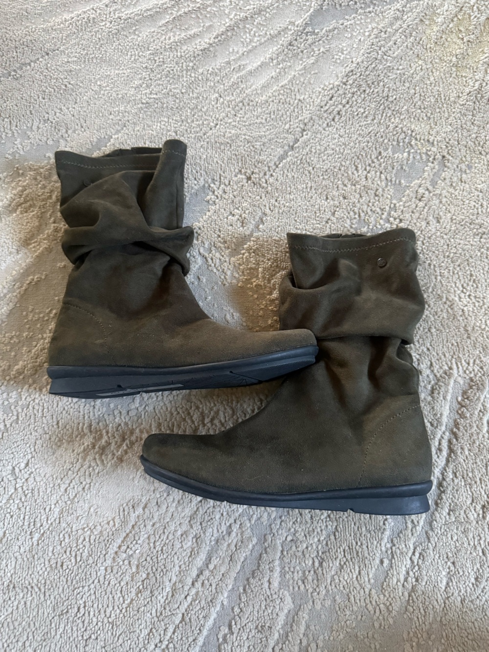 Bussola Carla forest green faux suede Boots slouchy pull on flat 38 / 7